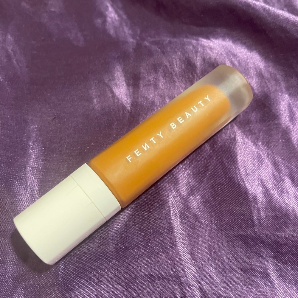Fenty Beauty pro Filter Soft Matte Longwear Foundation in Shade 400